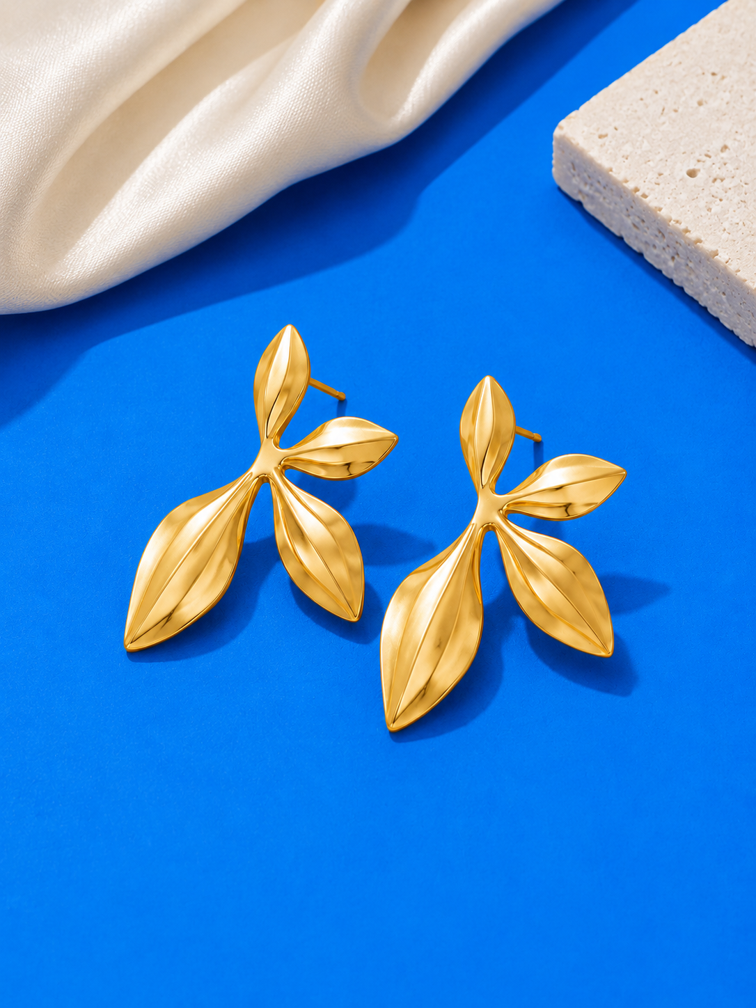 Gold 💛⚜️Leaf Earrings