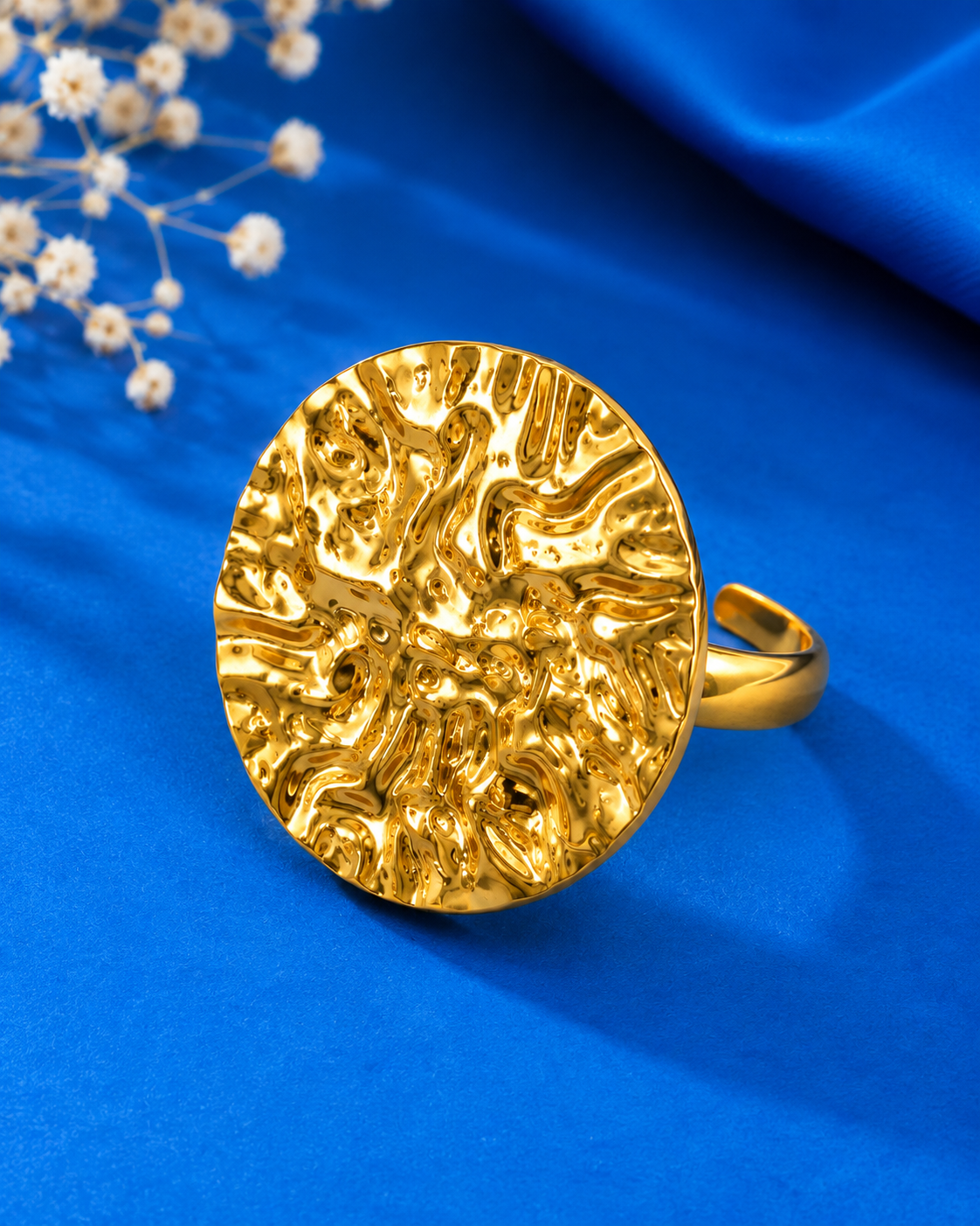 Golden hammered Ring π